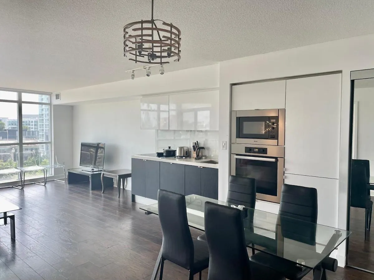 Hotel Three Br Condo Step To Cn Tower Rogers Center With Free Parking Toronto
