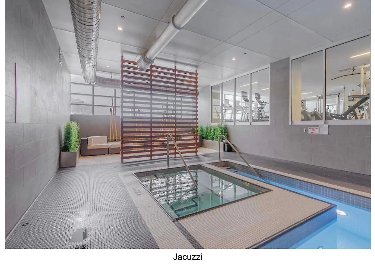 Three Br Condo Step To Cn Tower Rogers Center With Free Parking Toronto 5*,  Canada